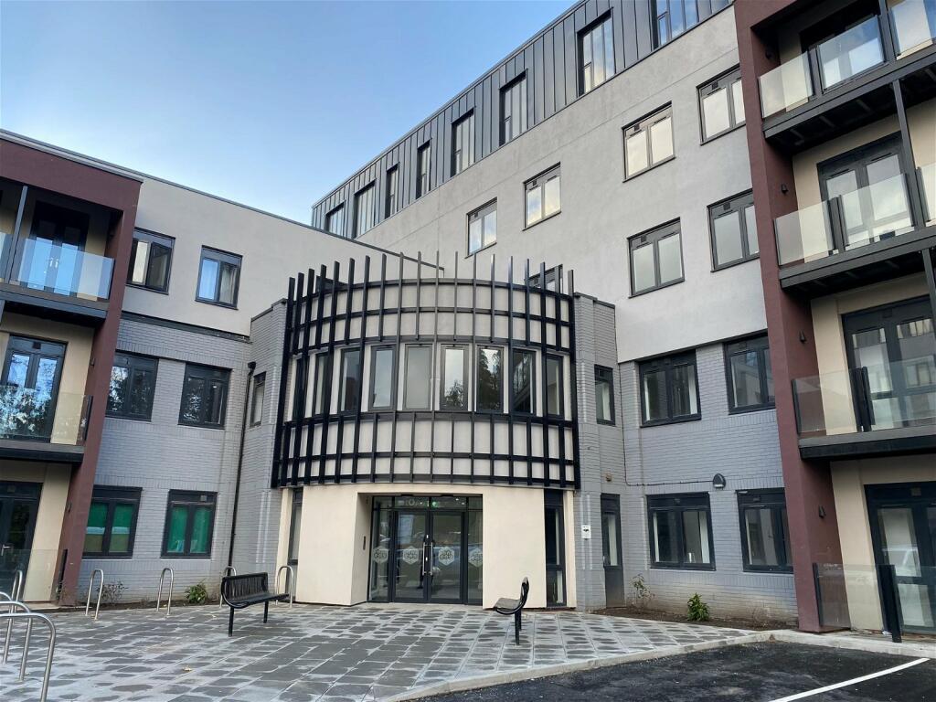 1 bedroom apartment for sale in Broadoaks, Streetsbrook Road, Solihull, B91