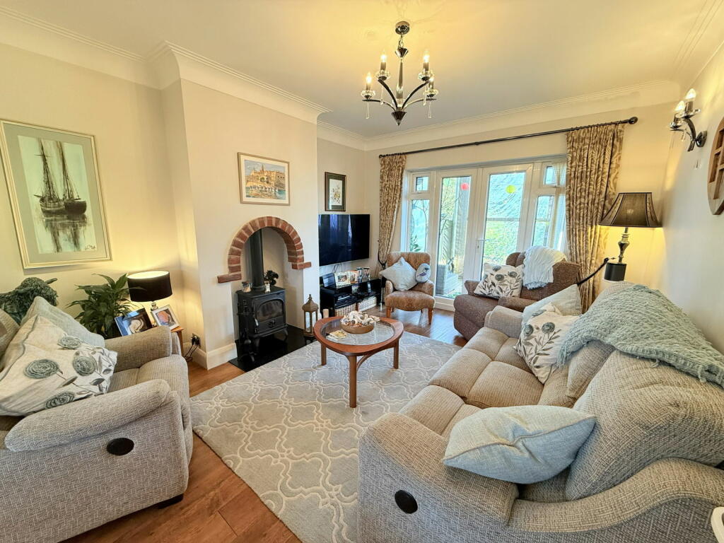 Additional property image - Queens Avenue, Shirley