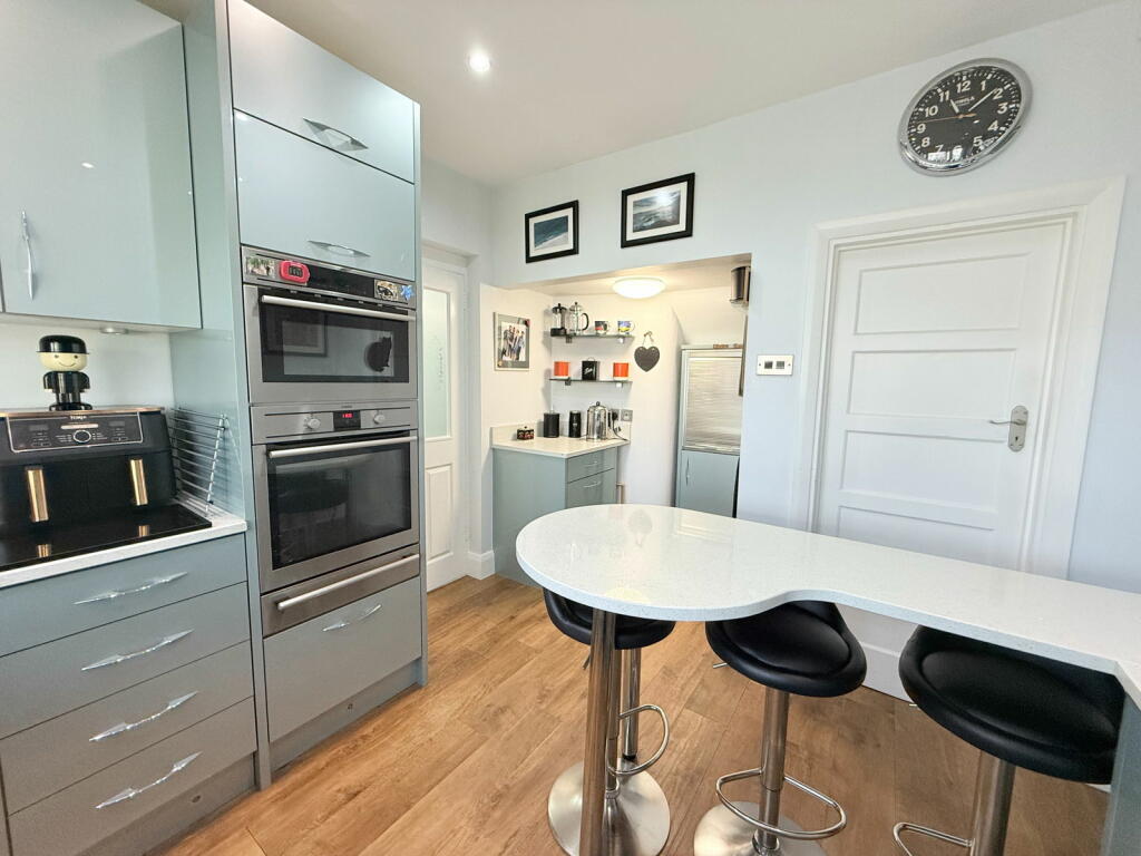 Additional property image - Queens Avenue, Shirley