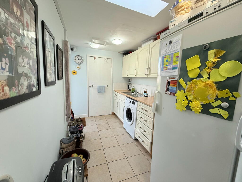 Additional property image - Queens Avenue, Shirley