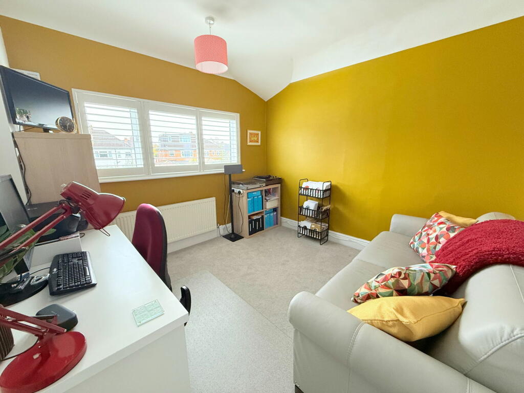 Additional property image - Queens Avenue, Shirley