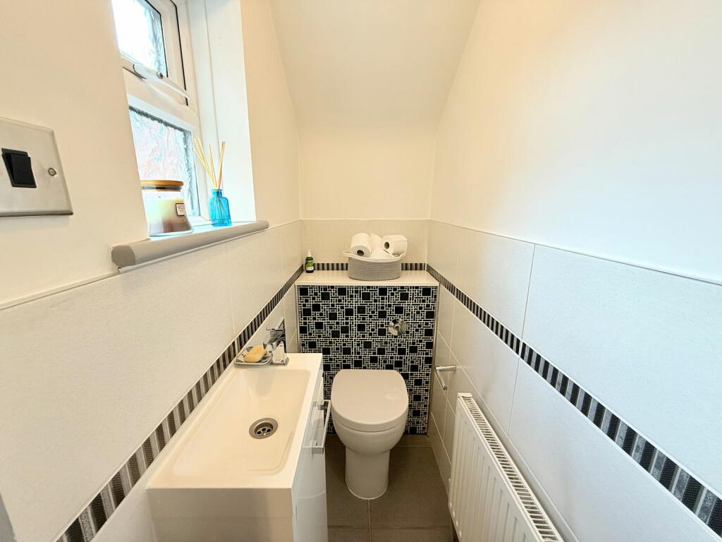 Additional property image - Queens Avenue, Shirley