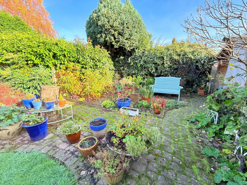 Additional property image - Queens Avenue, Shirley