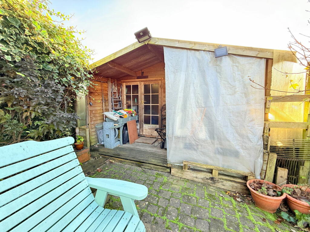 Additional property image - Queens Avenue, Shirley