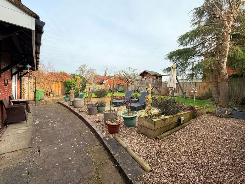Additional property image - Gillows Croft, Monkspath