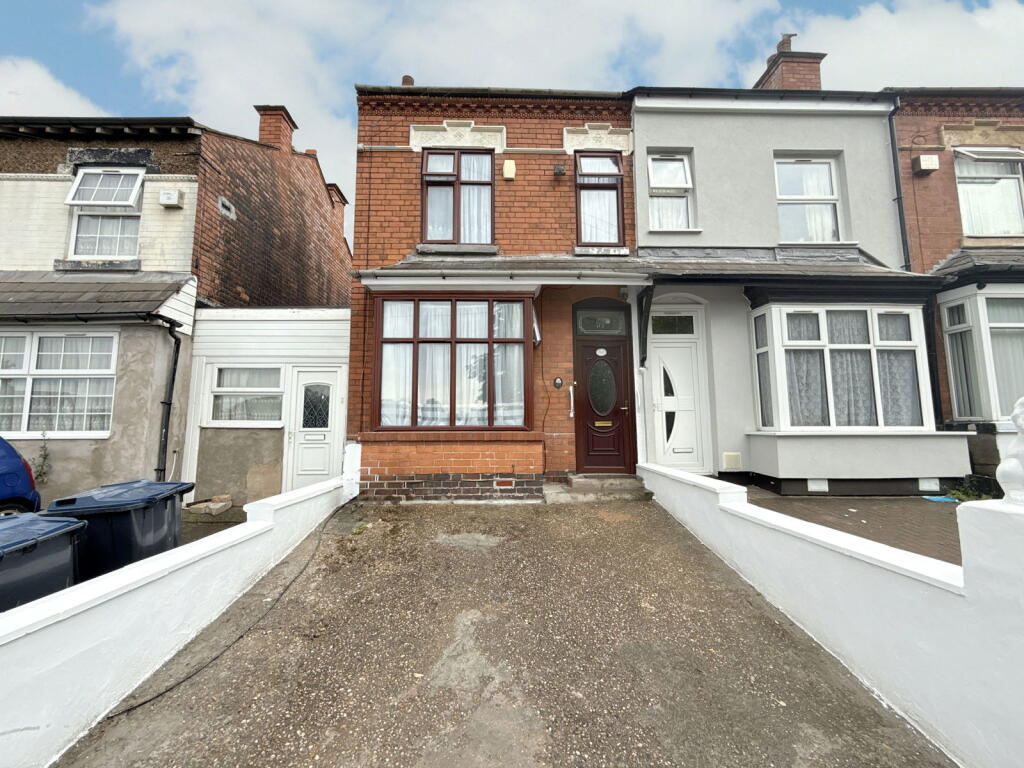 3 bedroom end of terrace house