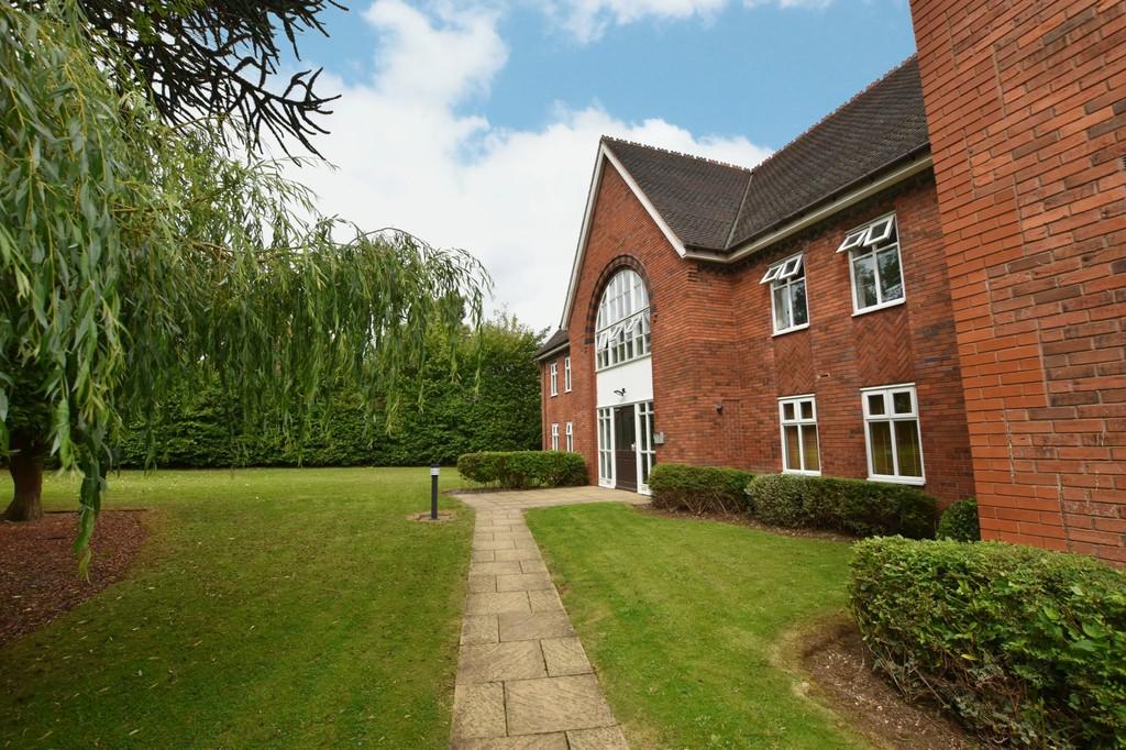 2 bedroom ground floor flat for sale in Scholars Court, Tythe Barn Lane