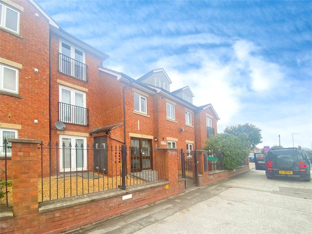 Main image of property: Heath End Road, Nuneaton, Warwickshire, CV10