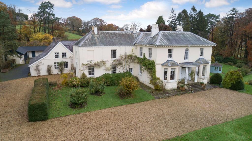 Equestrian facility for sale in Llangunnor Road, Llangunnor, Carmarthen