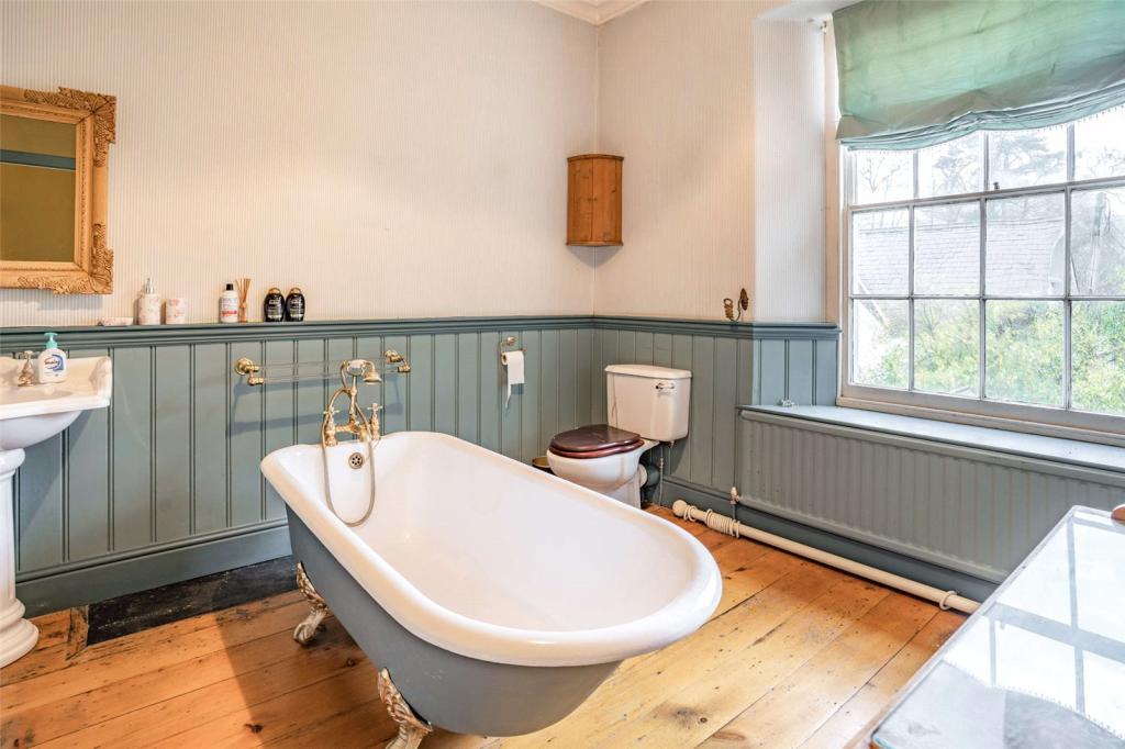 Equestrian facility for sale in Llangunnor Road, Llangunnor, Carmarthen