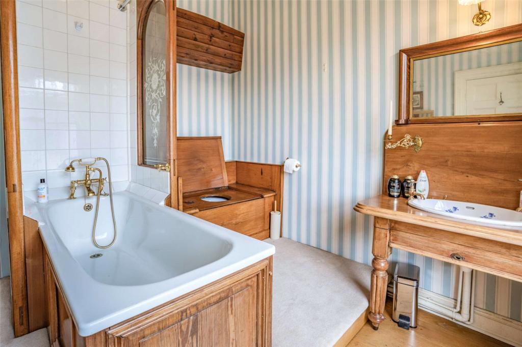 Equestrian facility for sale in Llangunnor Road, Llangunnor, Carmarthen