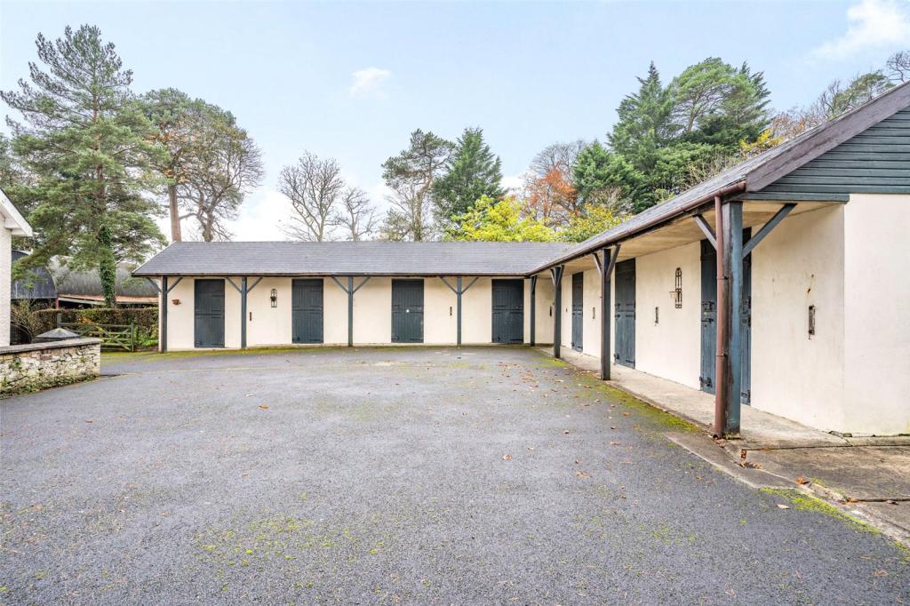 Equestrian facility for sale in Llangunnor Road, Llangunnor, Carmarthen