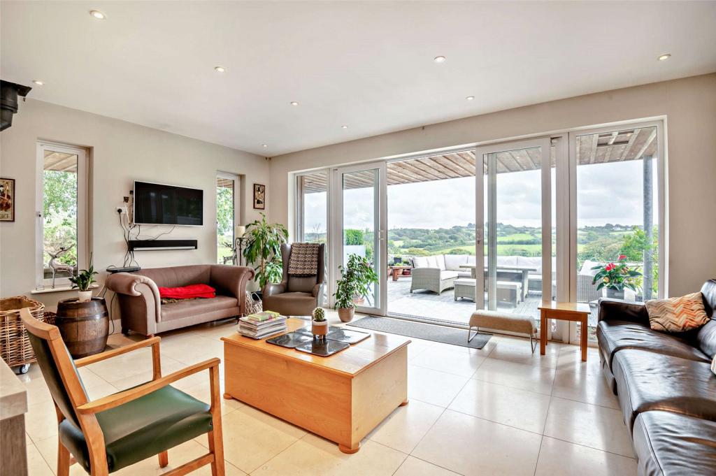 5 bedroom detached house for sale in Lower Freystrop, Haverfordwest