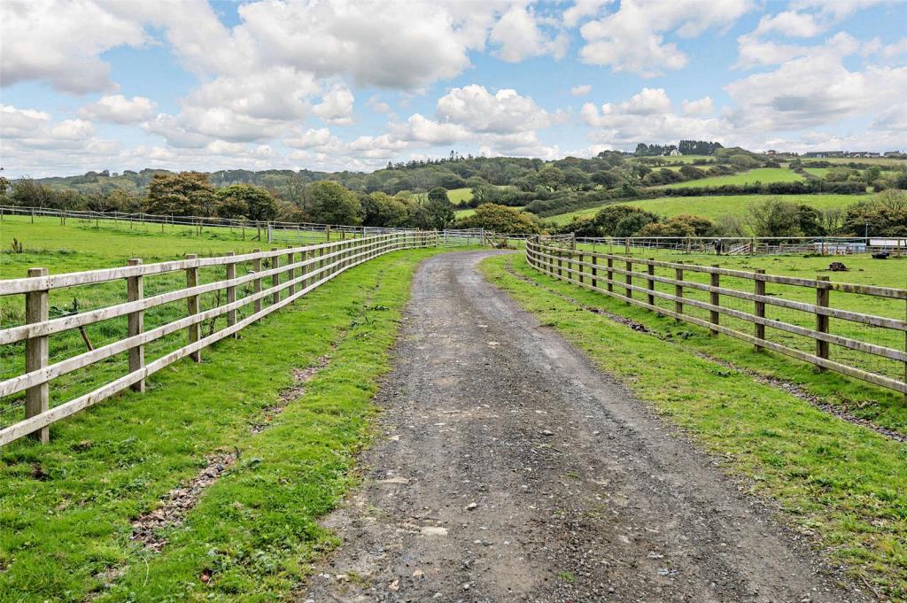 5 bedroom detached house for sale in Lower Freystrop, Haverfordwest