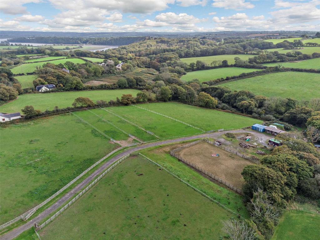 5 bedroom detached house for sale in Lower Freystrop, Haverfordwest