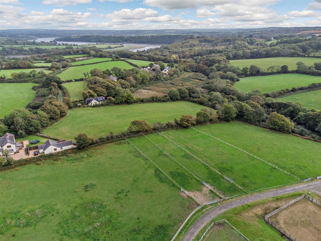 5 bedroom detached house for sale in Lower Freystrop, Haverfordwest