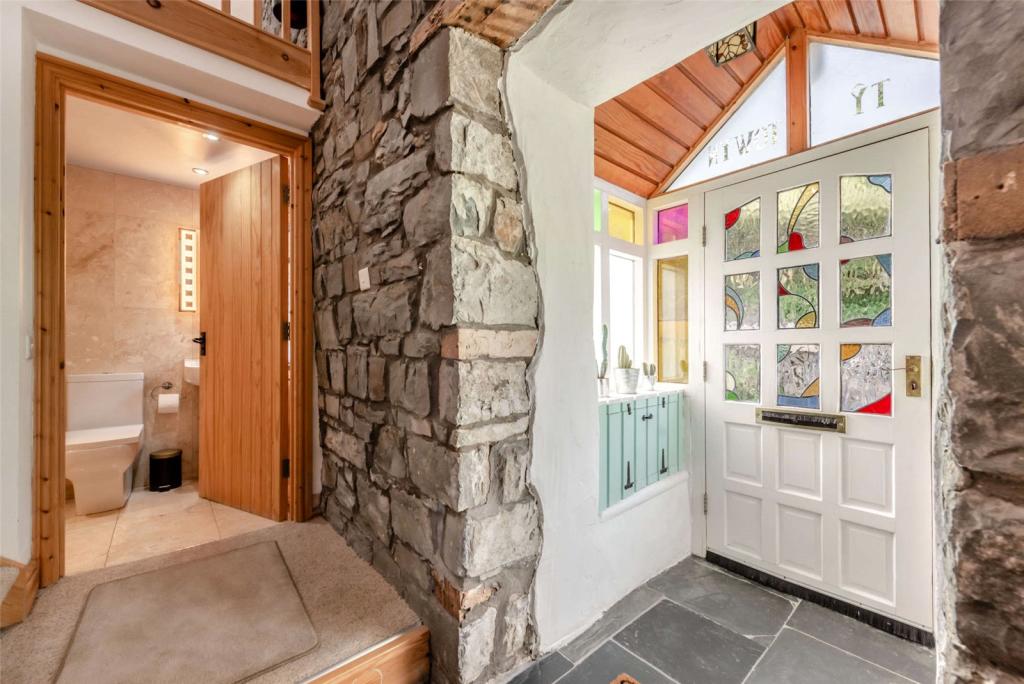 5 bedroom detached house for sale in Towyn Road, New Quay, Ceredigion, SA45