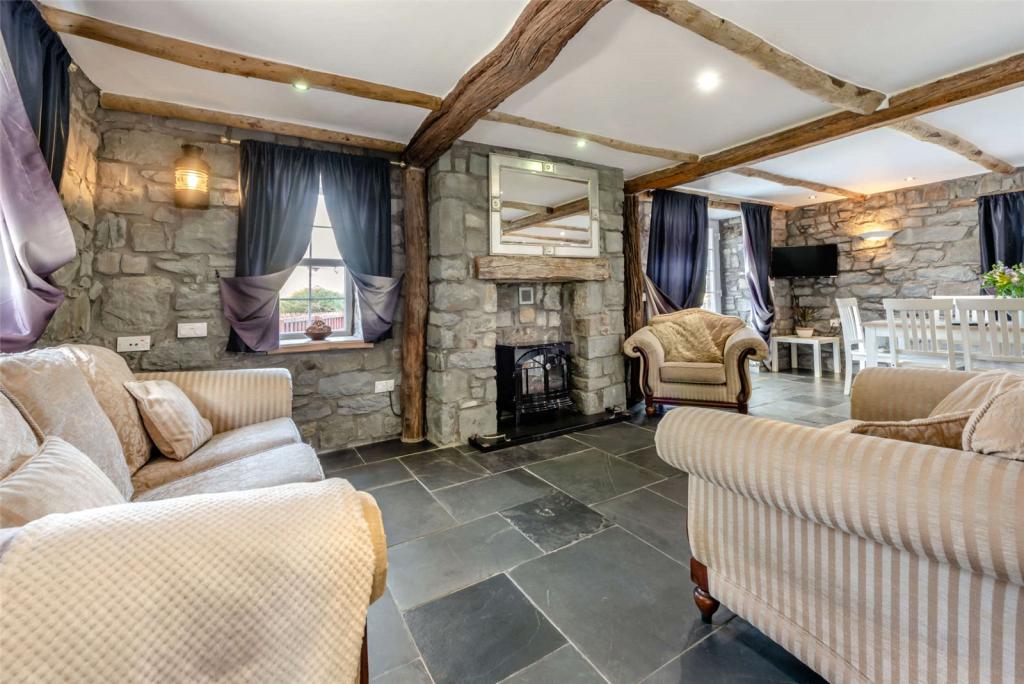 5 bedroom detached house for sale in Towyn Road, New Quay, Ceredigion, SA45