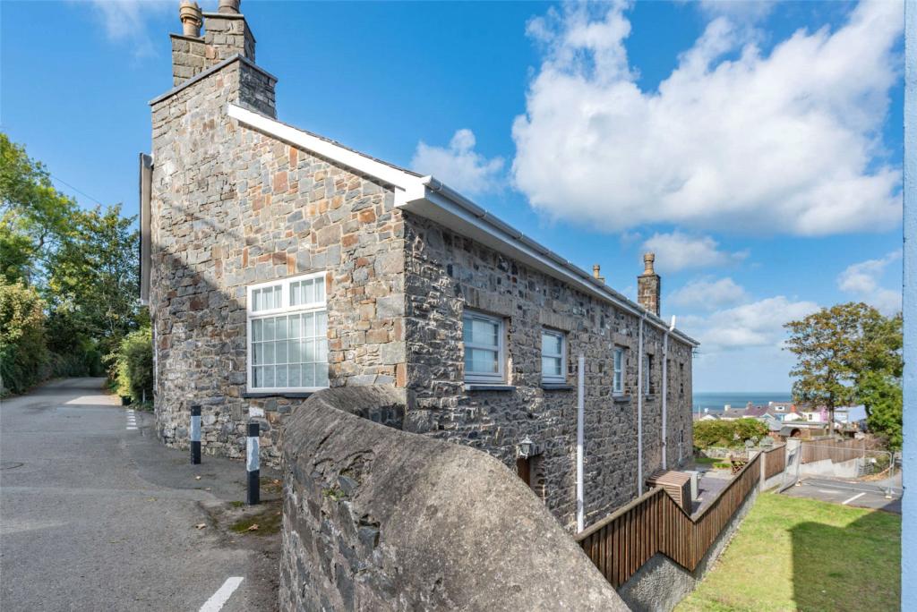 5 bedroom detached house for sale in Towyn Road, New Quay, Ceredigion, SA45