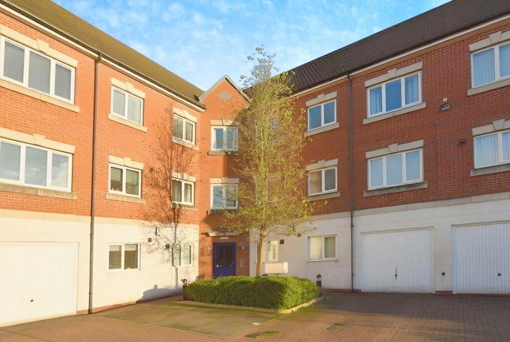 2 bedroom flat for rent in Birches Rise, Northwood, Stoke-on-Trent, Staffordshire, ST1