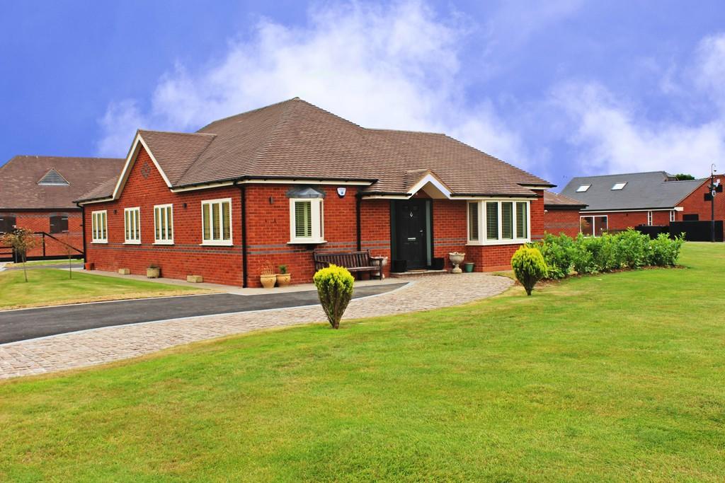 1 bedroom semidetached bungalow for rent in Woodlands Bungalow, Lilley