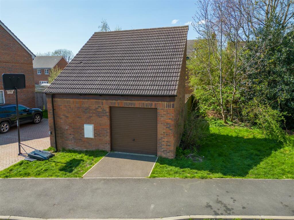 Garage for sale in Honeysuckle Place, Weston Turville, Aylesbury, HP22