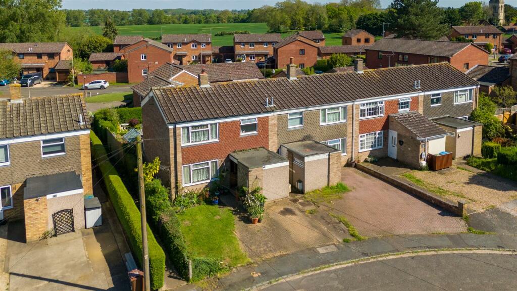 3 bedroom end of terrace house for sale in Sandholme, Steeple Claydon