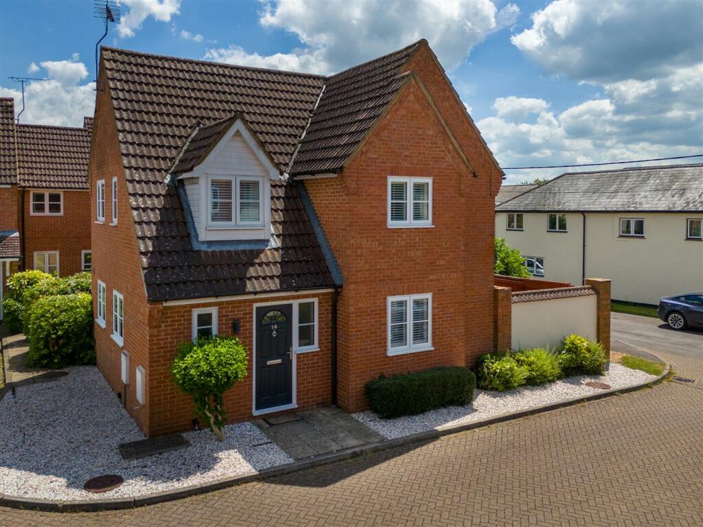 3 bedroom semidetached house for sale in Hordern Close, Haddenham