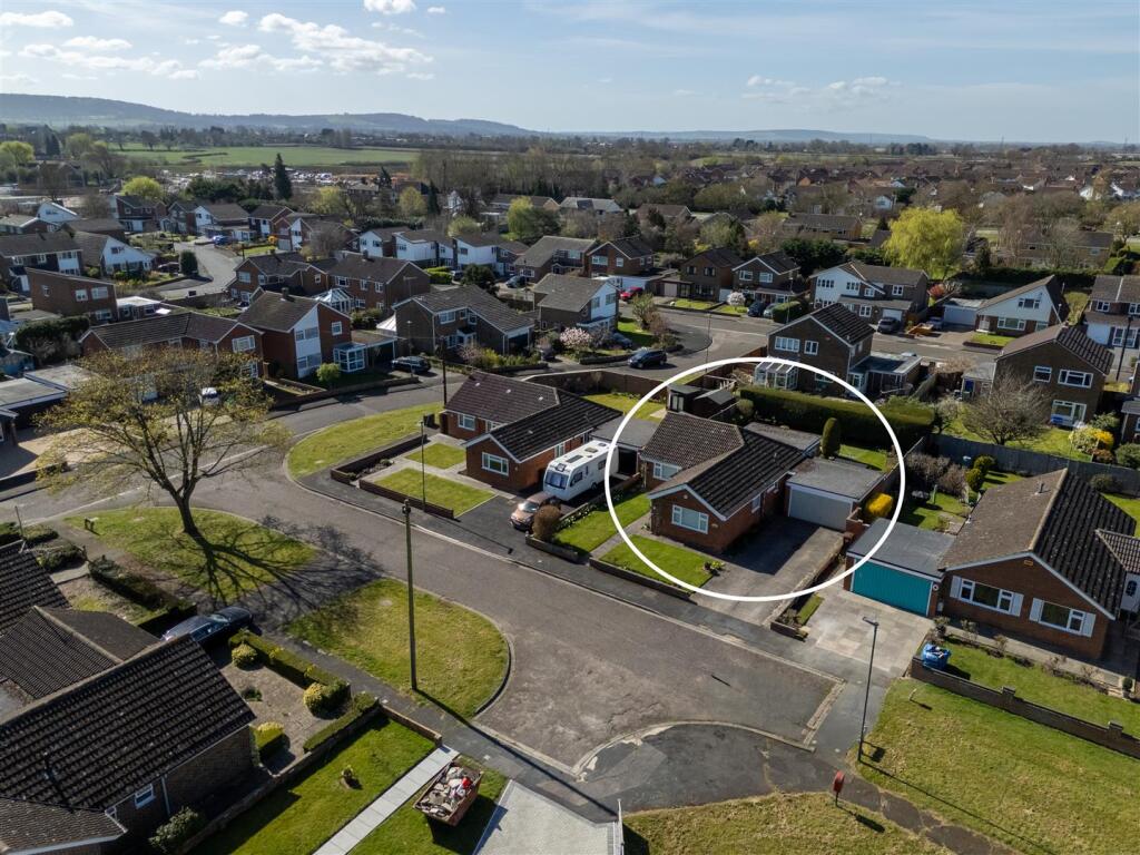 Main image of property: Corfe Close, Aylesbury