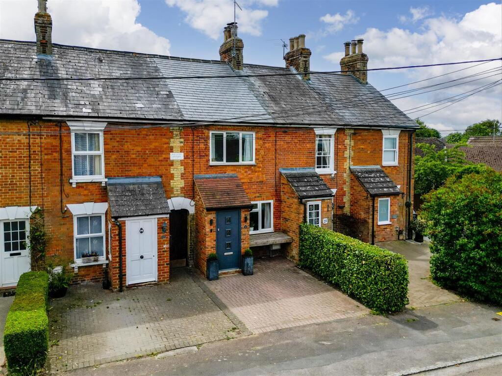 Main image of property: Eythrope Road, Stone, Aylesbury