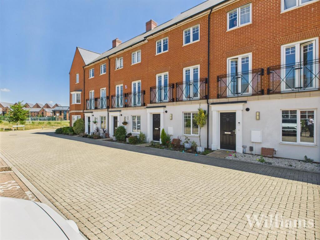 4 bedroom town house
