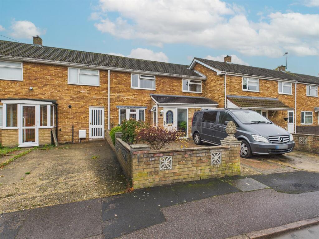 Main image of property: Priory Cresccent, Aylesbury