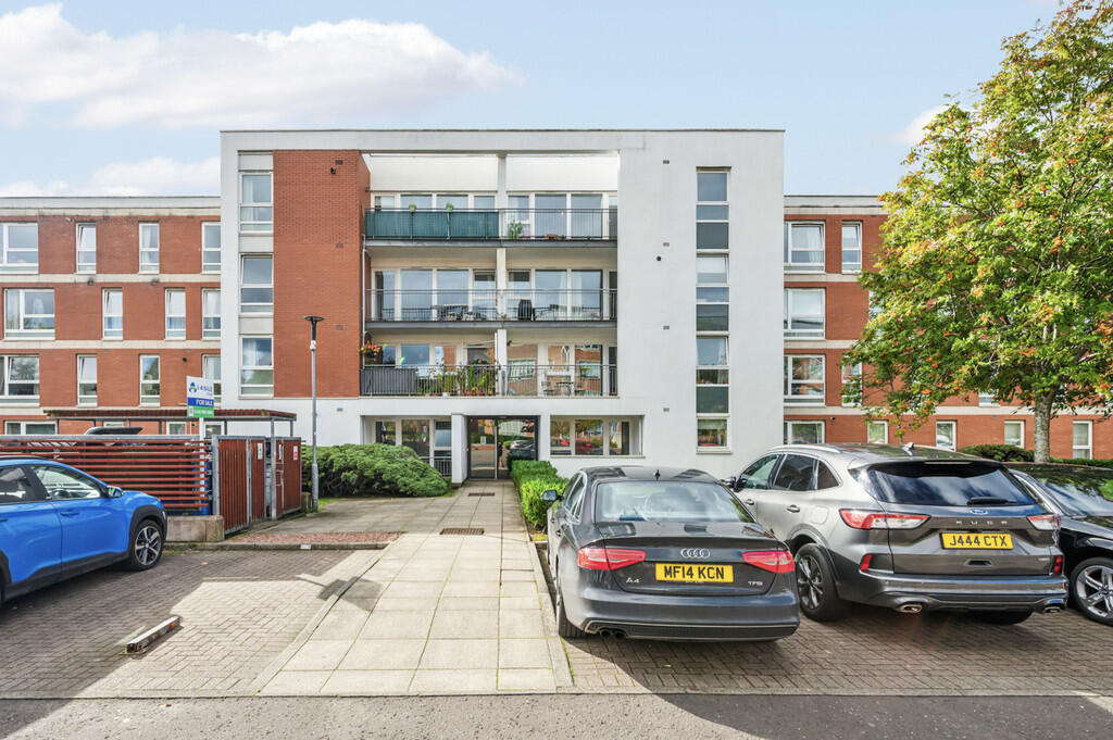 Main image of property: 2 Hanson Park, Dennistoun