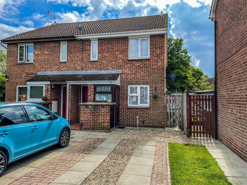 1 bedroom apartment for sale in Invicta Court, Sittingbourne , Kent , ME10