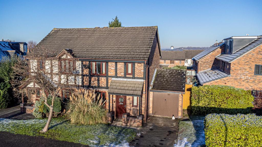 3 bedroom semidetached house for sale in Moston Grove, Lymm, WA13