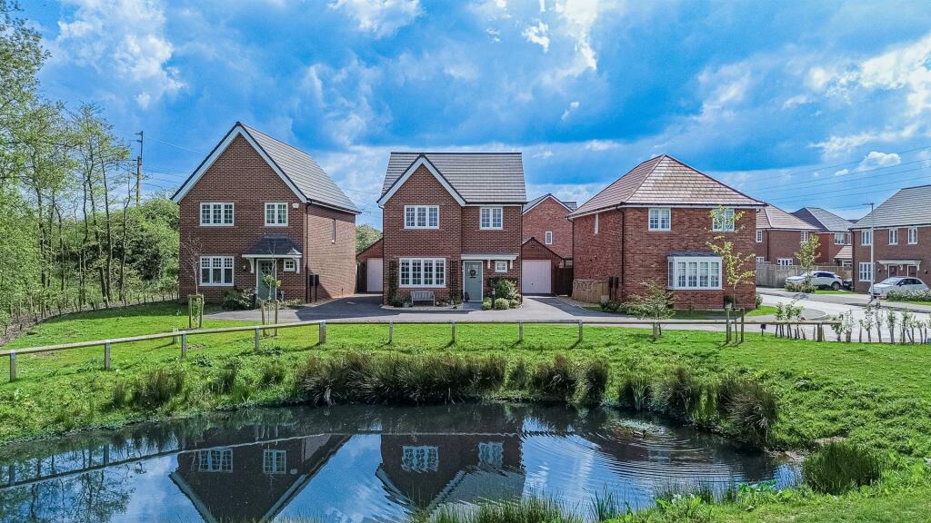 4 bedroom detached house for sale in Bar Hill Close, Sandymoor, WA7