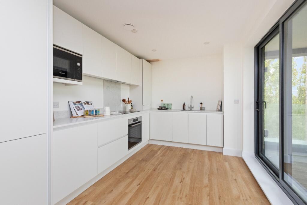 Additional property image - Oliver House, 5 Blakes Walk, Lewes, East Sussex, BN7