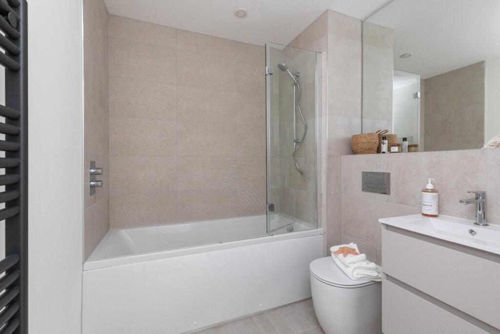 Additional property image - Oliver House, 5 Blakes Walk, Lewes, East Sussex, BN7