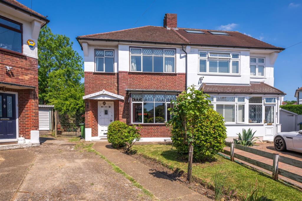 Main image of property: Glendale Close, London