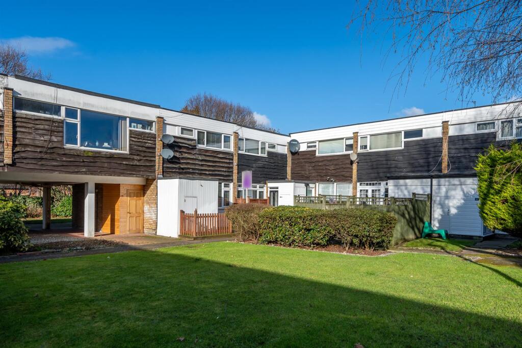 Main image of property: Craybury End, London