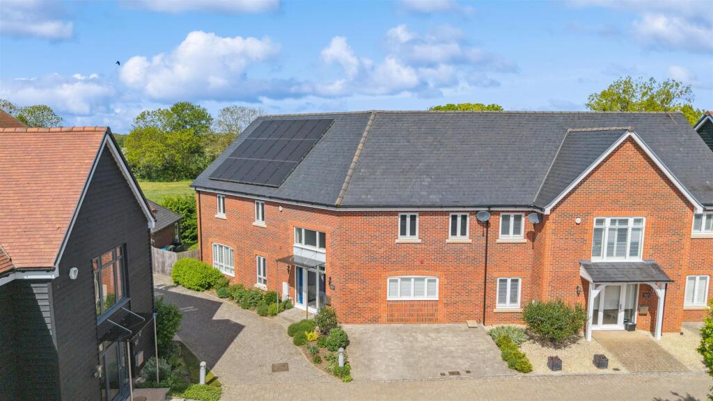Main image of property: Lendon Grove, Gubblecote, Tring
