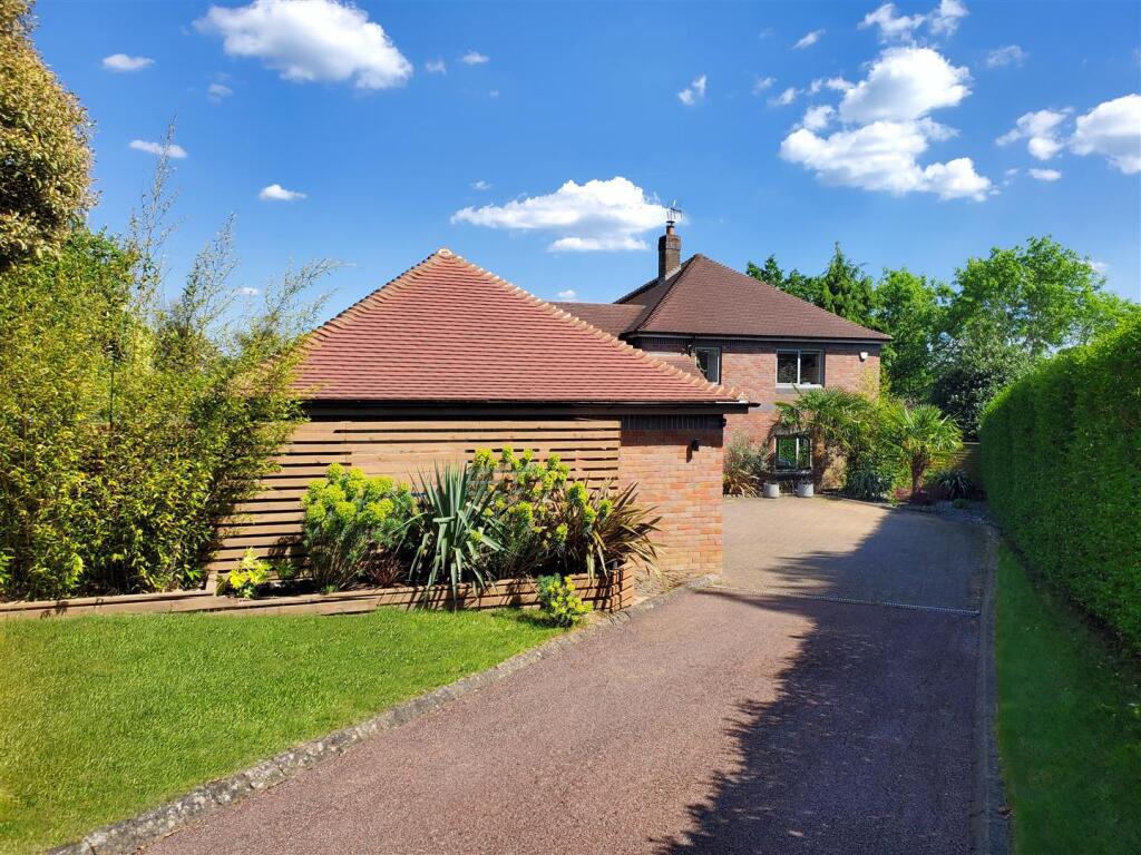 Main image of property: Cross Oak Road, Berkhamsted