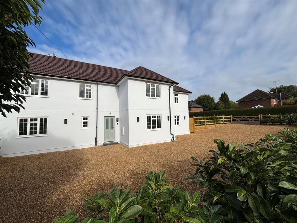 Main image of property: Hunters Close, Bovingdon, Hemel Hempstead