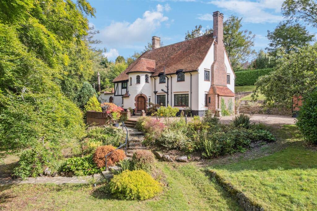 Main image of property: Box Lane, Hemel Hempstead