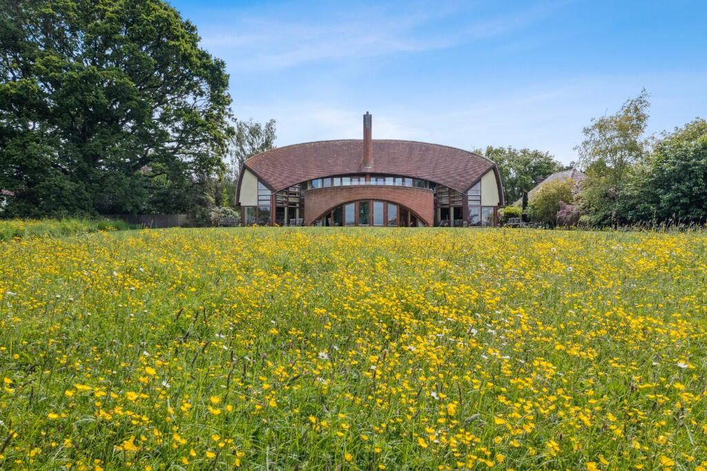 Main image of property: Headlands Drive, Berkhamsted, Hertfordshire, HP4