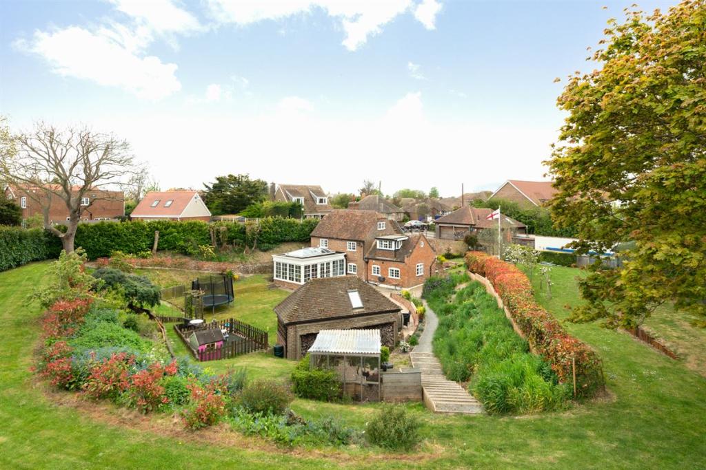 5 bedroom detached house for sale in The Length, Birchington, CT7