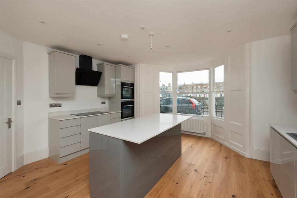 5 bedroom terraced house for sale in Spencer Square, Ramsgate, CT11