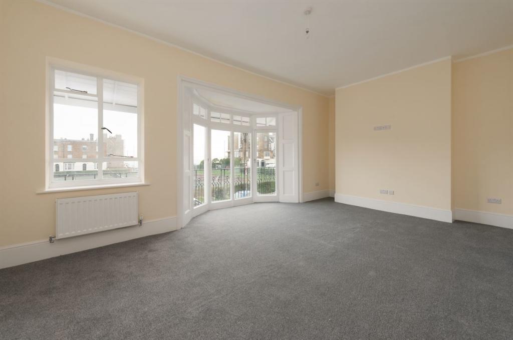 5 bedroom terraced house for sale in Spencer Square, Ramsgate, CT11