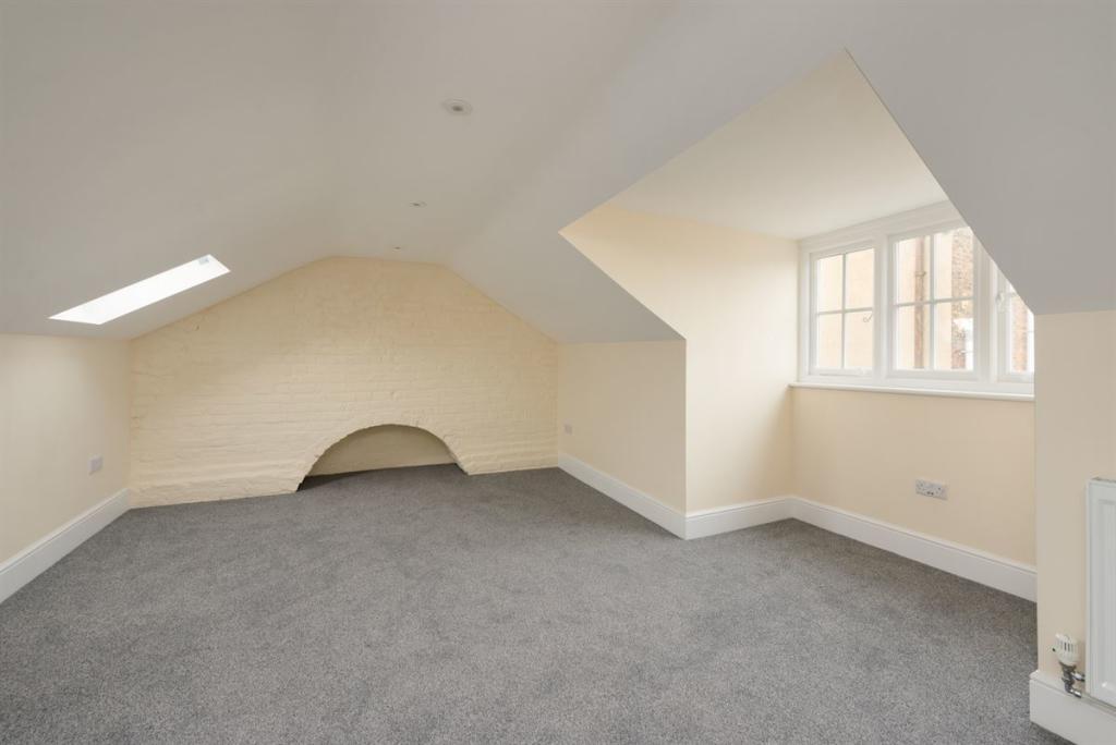 5 bedroom terraced house for sale in Spencer Square, Ramsgate, CT11