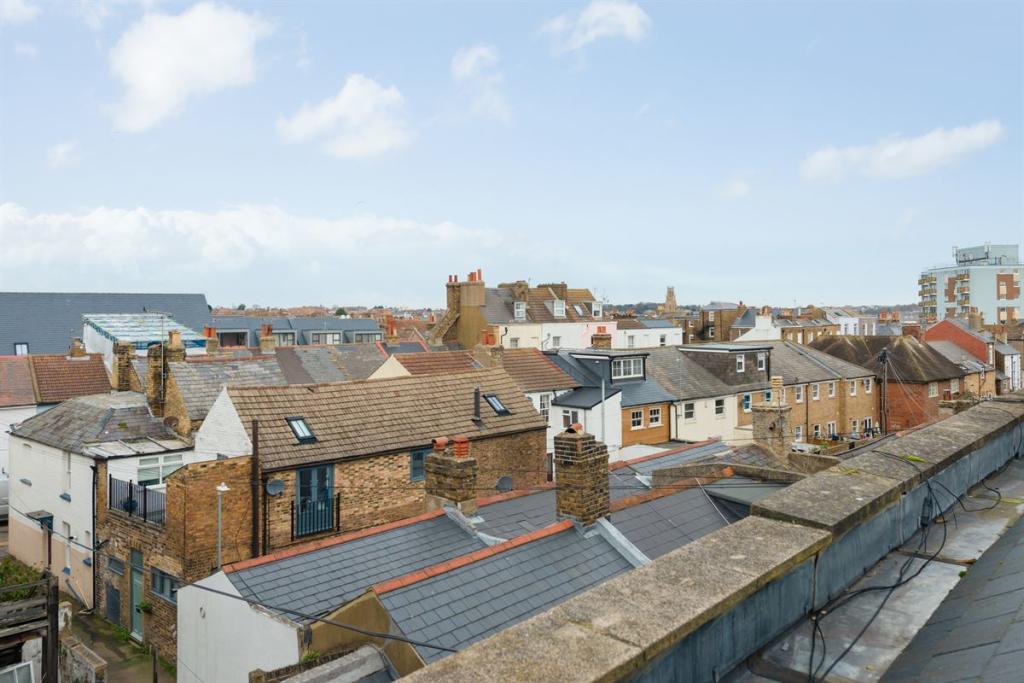 5 bedroom terraced house for sale in Spencer Square, Ramsgate, CT11